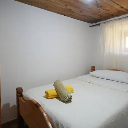 Kulla E Sadri Lukes 4*