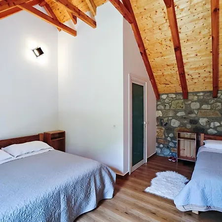 Kulla E Sadri Lukes Penzion 4*