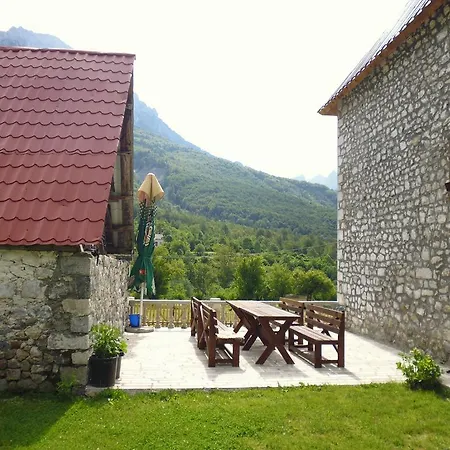 Kulla E Sadri Lukes Guest house 4*