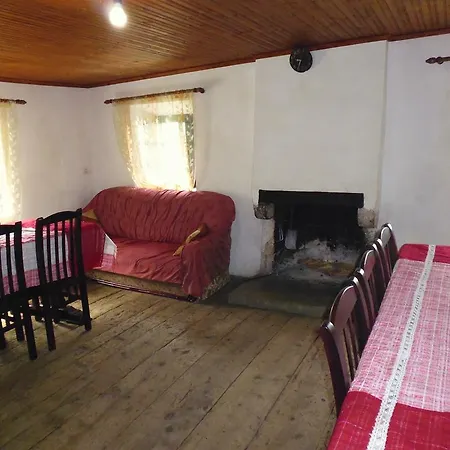 Kulla E Sadri Lukes Guest house 4*