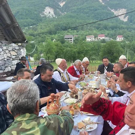 Kulla E Sadri Lukes 세스