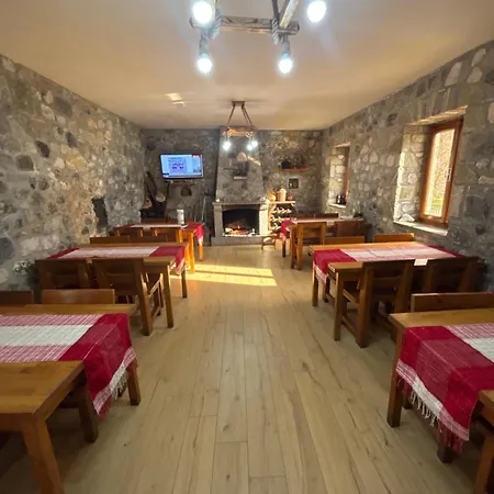Kulla E Sadri Lukes 세스