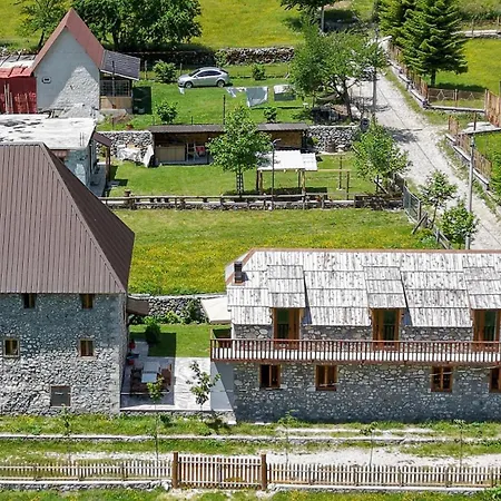 Kulla E Sadri Lukes Maison d'hôtes 4*