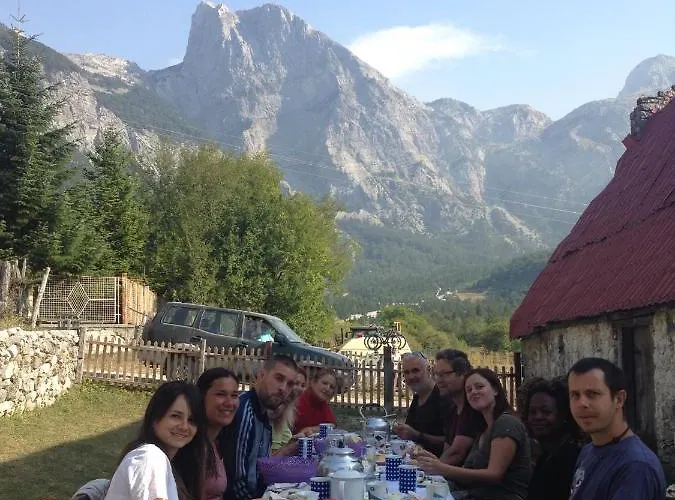 Kulla E Sadri Lukes 4*