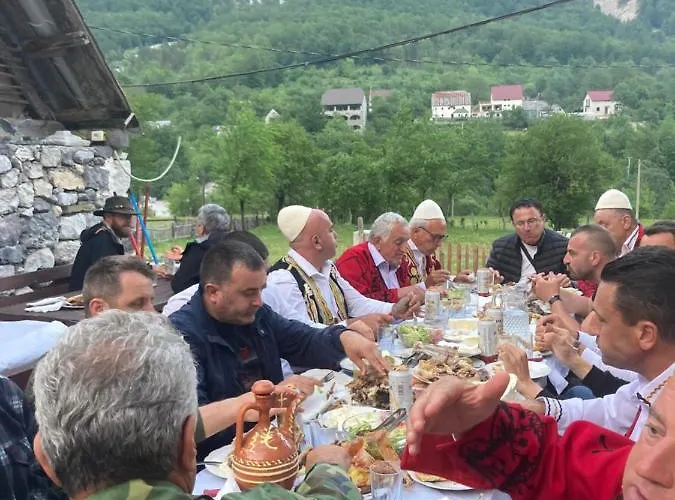 Kulla E Sadri Lukes 세스