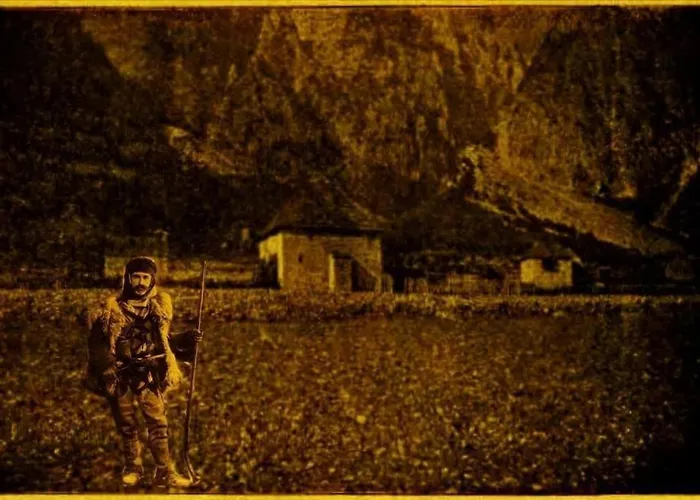Kulla E Sadri Lukes 세스