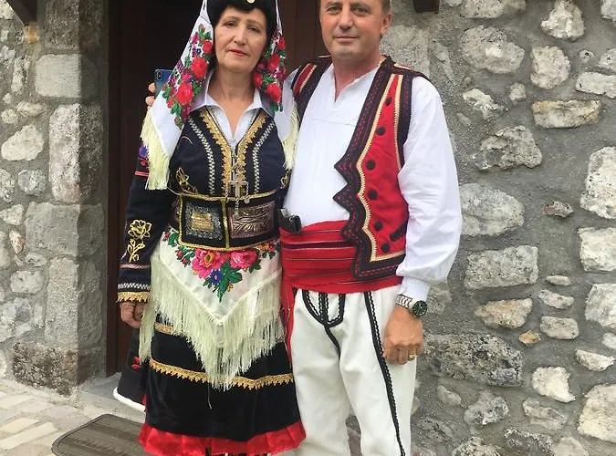 Kulla E Sadri Lukes Affittacamere 4*